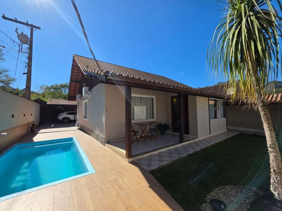 Casa com Piscina em Lumiar